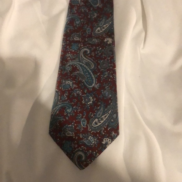 Ties Ties Ties. 8x silk ties to choose from. - Picture 9 of 13